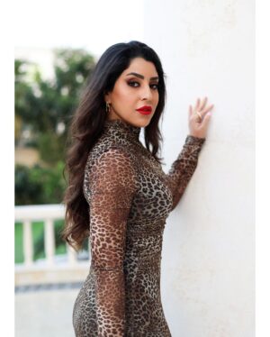 Ayten Amer Instagram - كاميليا النمر 🤭🤭 
📸 by @alaahasan.ph 
Styled by @daylalstylist 
Make up by @pegahkzmi
 hairdresser @hairstylist_banafsheh 
#زوجة_واحدة_لاتكفي #ايتن_عامر #ايتن #aytenamer 
 #ayten3amer