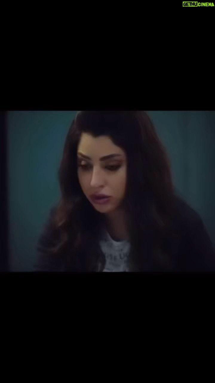 Ayten Amer Instagram - لا عيل يورث و يريحك من هم بكرة ولا حتى شقة فى حوللى ولا السالمية و لا حتى النقرة 😂😂 كاميليا مركزة على اهدافها و بس 😂😂 #زوجة_واحدة_لاتكفي #Mbc #EagleFilms #ايتن_عامر #aytenamer #ayten3amer #ايتن #الكويت #السعودية #مصر الكويت - Kuwait