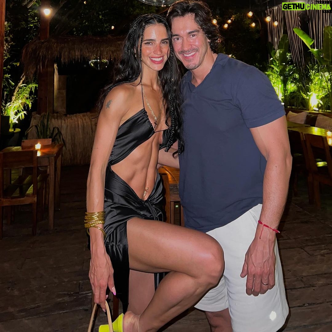 Bárbara de Regil Instagram - Que bonito es Amar la vida que tienes ✨♥️ Que bonito es Amar a quienes te aman ✨♥️ Que Pinche bonito es VIVIR 🙏🏻♥️🙏🏻 Tulum Beach