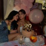 Bárbara de Regil Instagram - HAPPY BIRTHDAY TO YOU MY CHICK✨🎁 🎂 No se a cuantas personas les pase esto … pero YO sonrío cuando pienso en ti @marderegil._ Yo te amo sinceramente ❤️ sin condiciones … quiero verte siempre sonreír , quiero verte siempre BIEN . Siempre juntas mi neni Festejó tu vida con toda la honestidad