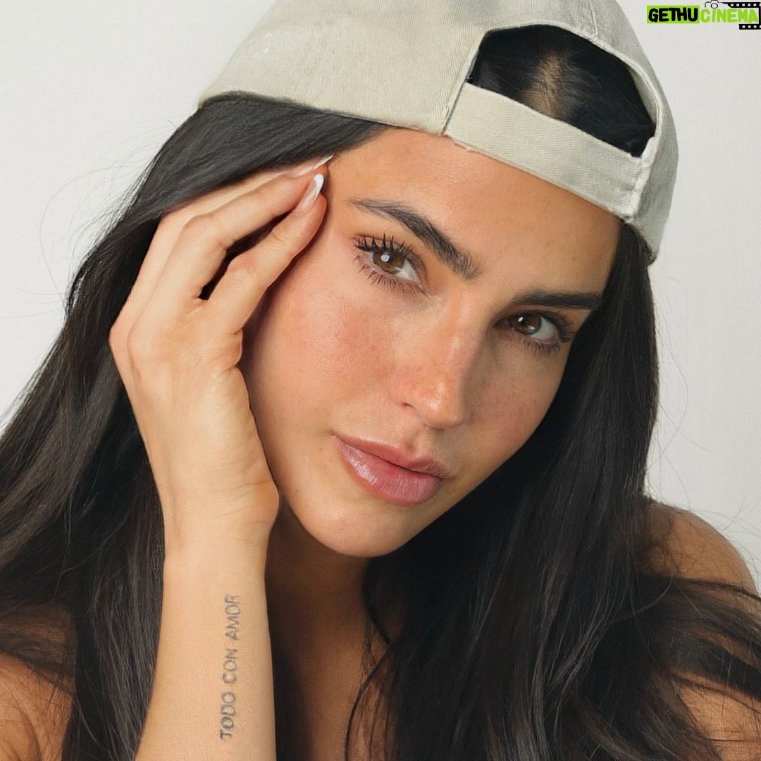 Bárbara de Regil Instagram - Yo puedo compartir mi felicidad con los demás ♥️