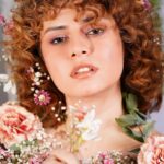 Baraa Al Zubaidi Instagram - نحن نُزهر رغم كلّ شيءٍ يدعو للذبول، نُقاوم الصعوبات كي لا نتساقط نحنُ الحياة #يوم_المرأة_العالمي #8mart ليكن لديك دائما مشروع جديد لتبدأيه، الحياة تبدأ بعد الزواج وتبدأ بعد الطلاق وبعد التعب وبعد الفشل وبعد الصعوبات ، مادمت تتنفسين هناك دائماً بداية. لا تقولي أبدا لقد انتهيت #الوصايا #براء_الزبيدي #كتاب_الوصايا 📸 : @mahmoodaljazea