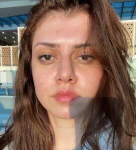 Baraa Al Zubaidi Instagram - نحن لسنا كاملين ، نحن نتعلم. هذا هو الجمال في رحلتنا🤍 We are not perfect, we are learning. That's the beauty in our specific journey