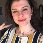Baraa Al Zubaidi Instagram - الي يحبك راح يحبك من داخلك قبل الخارج يحب اسلوبك وطبيعة قلبك ما يفكر بشكلك فقط والي يتنمرون عليك جرب أن تنظر إليهم كمرضى , سيختلف موقفك منهم كلياً وسينقلب غضبك منهم إلى شفقة عليهم.🕊❤️ #انت_جميل_مثل_ما_انت #جمالك_في_قلبك_في_داخلك الصور قبل سنه