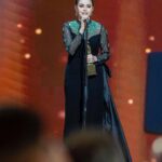 Baraa Al Zubaidi Instagram – ليلة امس الحافلة بالنجاحات لجميع الاساتذة والنجوم من زملائي الفنانين .. كان اليه الشرف ان اتواجد على مسرح ساحة الاحتفالات والفوز بجائزة افضل ممثلة شابه شكراً على دعمكم وثقتكم وشكراً للقائمين على هذا الحفل 🙏🏻
‏@iraqawards 
شكرا للمصممة حبيبة قلبي هدى الجارالله على الفستان @huda_aljarallah 
شكراً صالوني المفضل @edgard.akar.iraq
المجوهرات من @swissgalleryofficial
شكرً استاذ احمد على هاي الاحبه الفنية @ahmedalbahrani