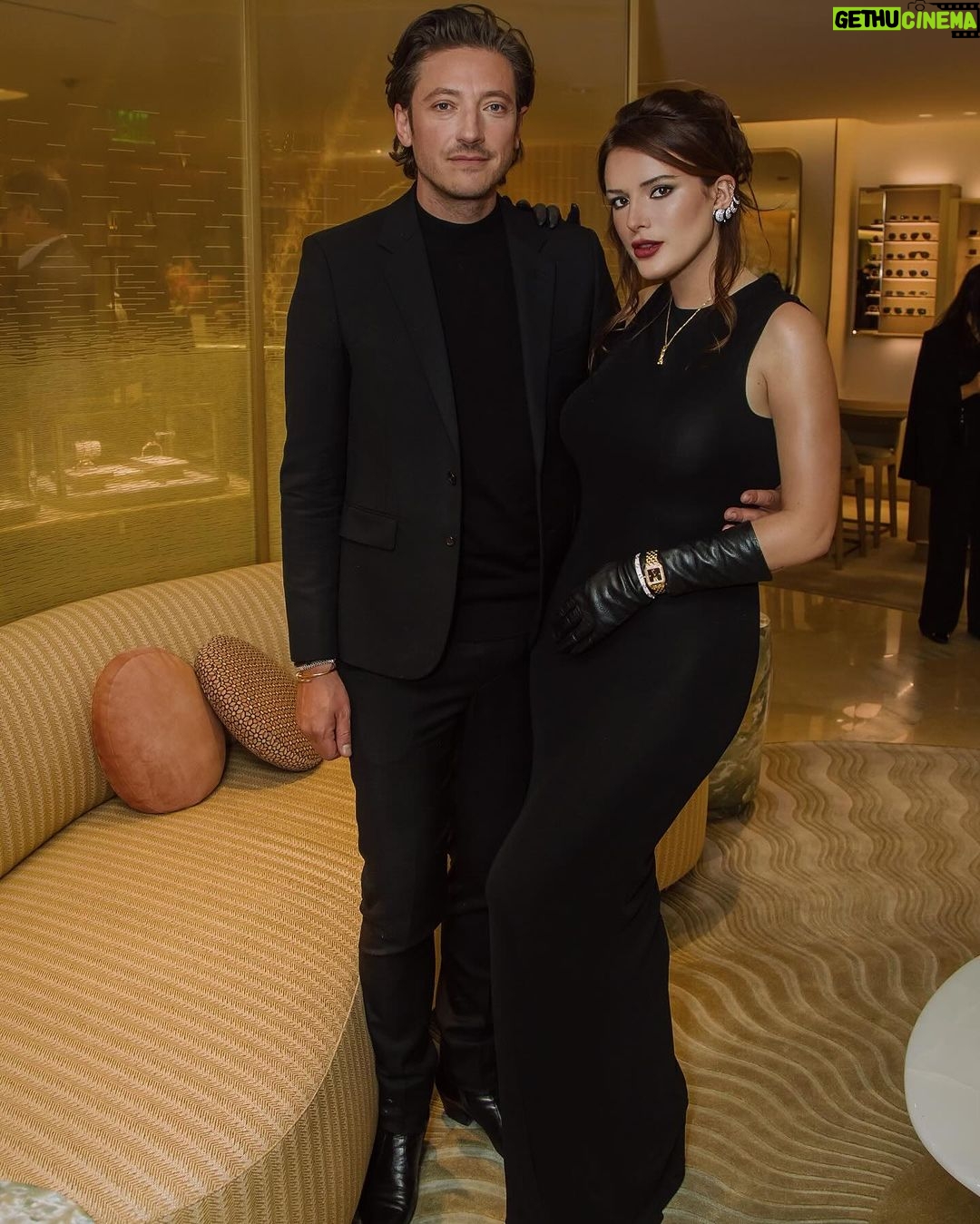 Bella Thorne Instagram - I was absolutely delighted to attend the global launch of the #CartierLibre Polymorph collection with my love🪐✨💫☄️ I had the chance to speak with Jeanne Toussaint who told me a beautiful story about how the collection unfolded in her mind. An earpiece of different stages of a solar eclipse, a jaw-dropping bracelet that transforms from day-to-night — Polymorph cultivates surprise in a collection of watches and jewelry that share a common characteristic: the ability to transform. @cartier ⭐️☀️✨