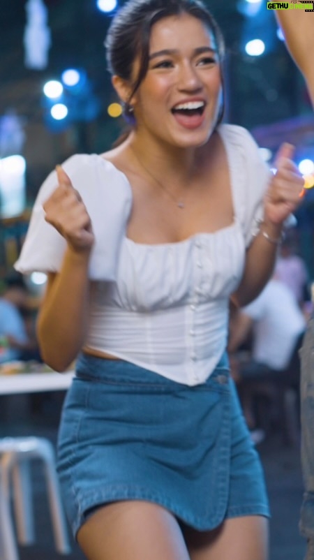 Belle Mariano Instagram - KAHIT ANO MASARAP WITH PEPSI ZERO SUGAR LIMEEEE 💃💃 Had the best time with sissums @mimiyuuuh at the #PepsiStreetFoodBattle. Head to @pepsiphilippines to watch the whole debate and sing along! #PepsiMasMasarapMaiba #PepsiZeroSugarLime
