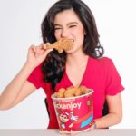 Belle Mariano Instagram – Was craving Chickenjoy today!
Talagang crispylicious, juicylicious, and ⭐️⭐️⭐️⭐️⭐️ for me! 🥰