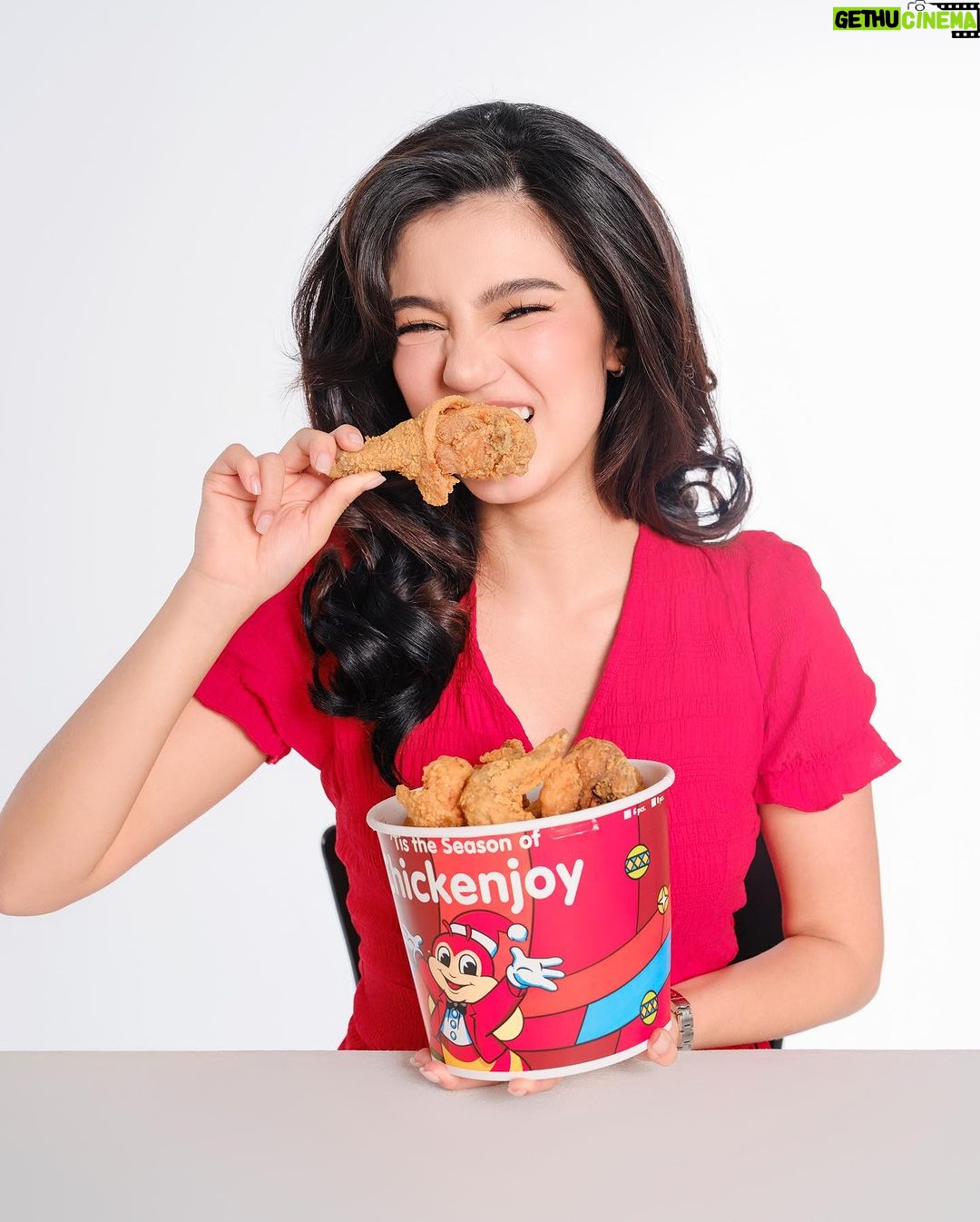 Belle Mariano Instagram - Was craving Chickenjoy today! Talagang crispylicious, juicylicious, and ⭐️⭐️⭐️⭐️⭐️ for me! 🥰