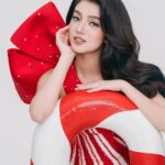 Belle Mariano Instagram - Happy Holidays❤️ Photographer @dookieducay Creative Director @eugene_david Stylist @adrianneconcept Wardrobe @marcrancy Makeup @jakegalvez Hair @rjdelacruz Production Designer @justine_arcegabumanlag Style Assoc @miss.vince_