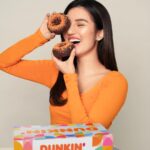 Belle Mariano Instagram - I'm absolutely surprised that my two favorites have finally come together with newest Dunkin' Choco Wacko BTN! ❤️ #BelleMarianoDunkinPH #DunkinPHChocoWackoBTN