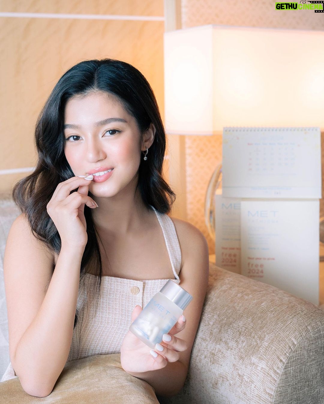 Belle Mariano Instagram - Give the gift of glow this holiday season with Met 500!🤍