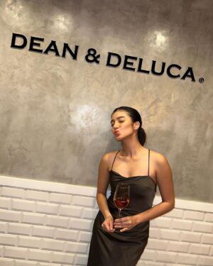Belle Mariano Instagram - Celebrating the holidays with Team Belle🥂 Thank you @deandelucaqc for accommodating us❤️