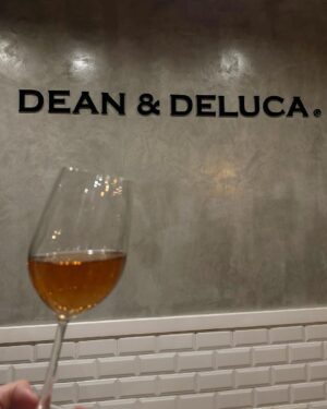 Belle Mariano Instagram - Celebrating the holidays with Team Belle🥂 Thank you @deandelucaqc for accommodating us❤️