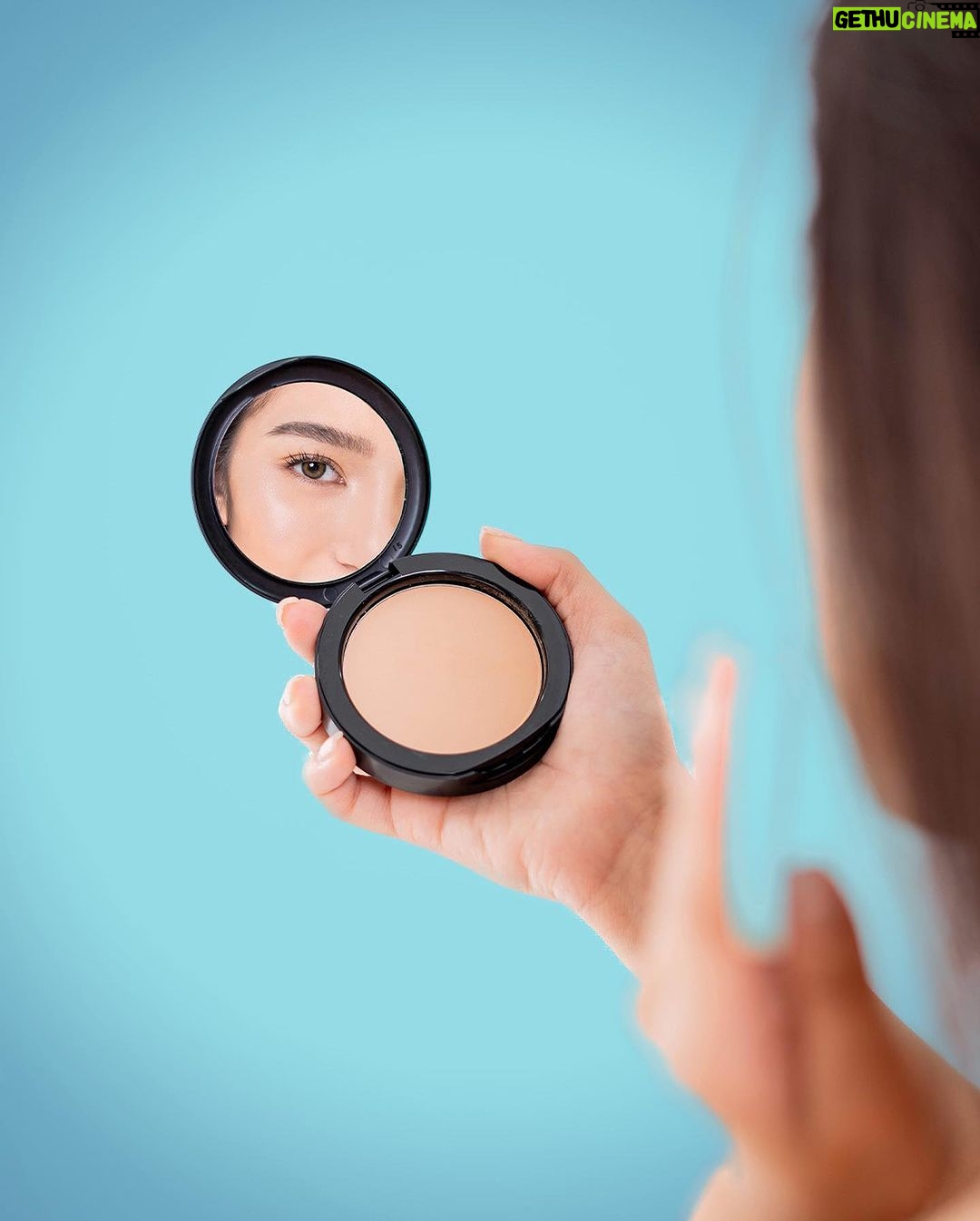 Belle Mariano Instagram - Looking for that all-star look? ⭐ Ace that base with my newest fave pa-star powder: the #FitMeCompactPowder from @maybellinephshop ! Packed with 16HR oil-control 💦, has a matte & poreless finish ✨, and SPF 32! ☀️ Grab yours now and achieve that all-star face card as well! 💫 🌟 Also wearing my other faves 🌟 💗Mascara: Sky High Mascara 💄Lipstick: Superstay Vinyl Ink in Peppy #MaybellinePH #YourPaStarPowder #MayBELLEine