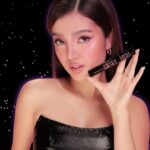 Belle Mariano Instagram – Take your lashes higher, blacker, and bolder with the NEW @maybellinephshop Sky High Cosmic Black Mascara! 🚀 Now with intense
black pigment 🖤, achieve your NEXT LEVEL glam look ✨ with every lash swipe! 💫🛸 Get it first on TikTok Shop on September 20 to 26! 🪐
#SkyHighCosmicBlack
#BolderCosmicBlack
#MaybellinePH