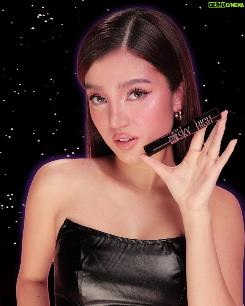 Belle Mariano Instagram - Take your lashes higher, blacker, and bolder with the NEW @maybellinephshop Sky High Cosmic Black Mascara! 🚀 Now with intense black pigment 🖤, achieve your NEXT LEVEL glam look ✨ with every lash swipe! 💫🛸 Get it first on TikTok Shop on September 20 to 26! 🪐 #SkyHighCosmicBlack #BolderCosmicBlack #MaybellinePH