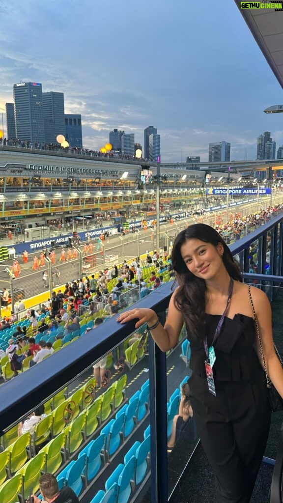 Belle Mariano Instagram - What an experience @f1! 🏎️ 🏁 Thank you so much to my @sheinofficial @sheinphilippines_ family! ❤️ Marina Bay Circuit