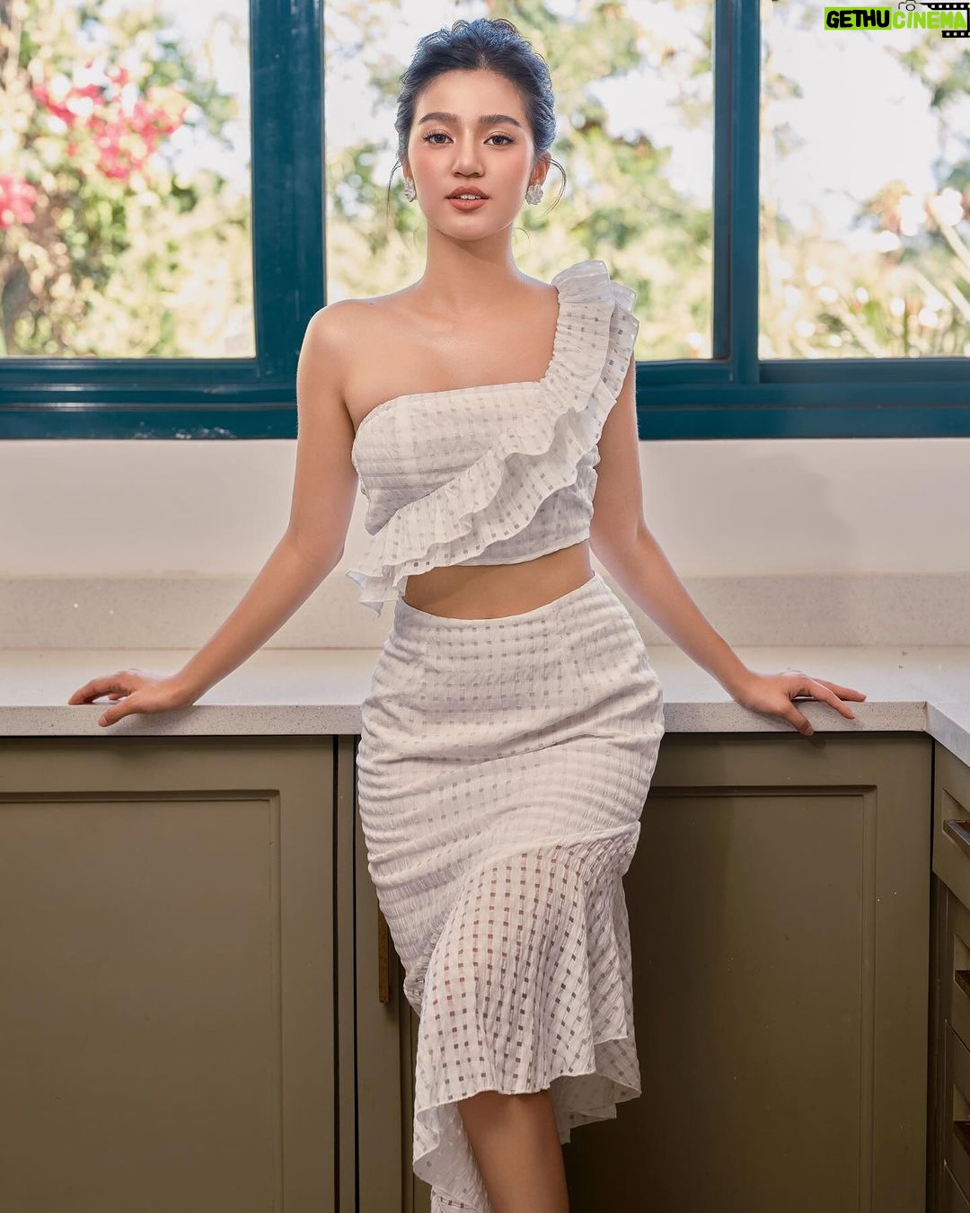 Belle Mariano Instagram - Enjoy 15% off with my code “bellemariano” when you shop at @sheinphilippines_ ✨ Dive into the hottest deals from SHEIN’s 4.4 Suntastic Sale! Enjoy up to 80% off on your next summer pieces now! 🌴🐚 #SHEIN44sale #BelleforSHEIN #SHEINph