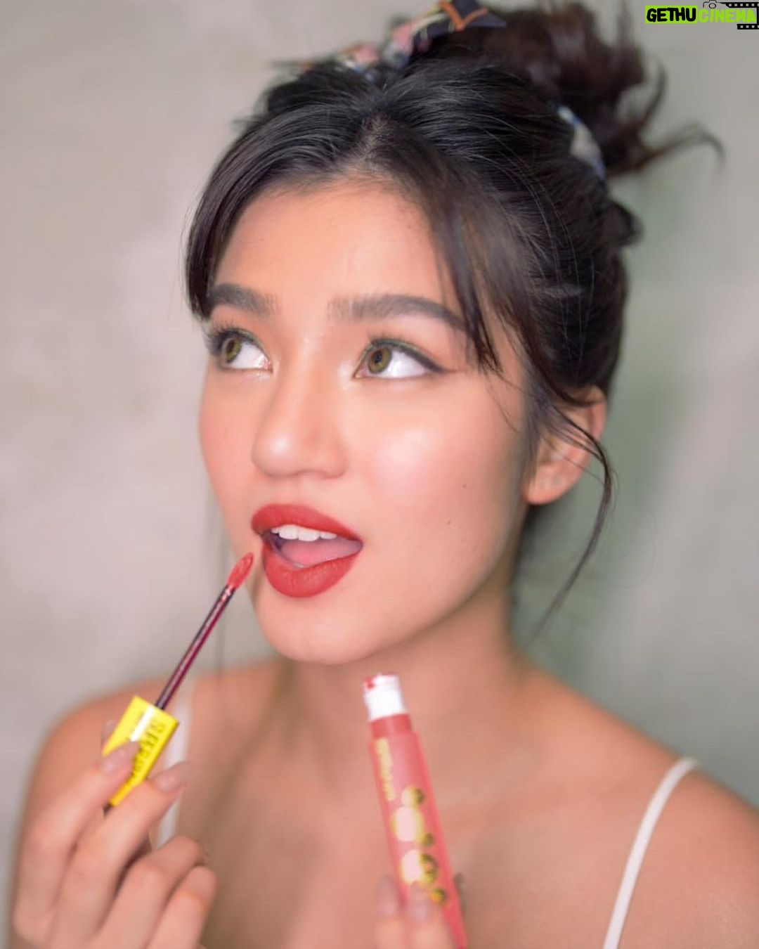 Belle Mariano Instagram - Get in the mood and stay in the mood! ๐คธ These NEW Superstay Matte Ink Moodmakers are definitely a mood! ๐ฅฐ 5 NEW shades ๐ฎ with a fruity scent ๐๐๐๐ with the most pigmented, vibrant shades that last up to 16HRS! โฐ I'm wearing the shades Motivator, Meditator, and De-stresser! ๐๐งโโ๏ธโจ Kiss your EX lipstick goodbye ๐๐ป and choose the lipstick that stays! ๐Grab your own Superstay Matte Ink Moodmakers lipstick ๐ from @maybellinephshop now! ๐ซฆโจ #SSMIMoodmakers #MoodBoostingMattes #MaybellinePH
