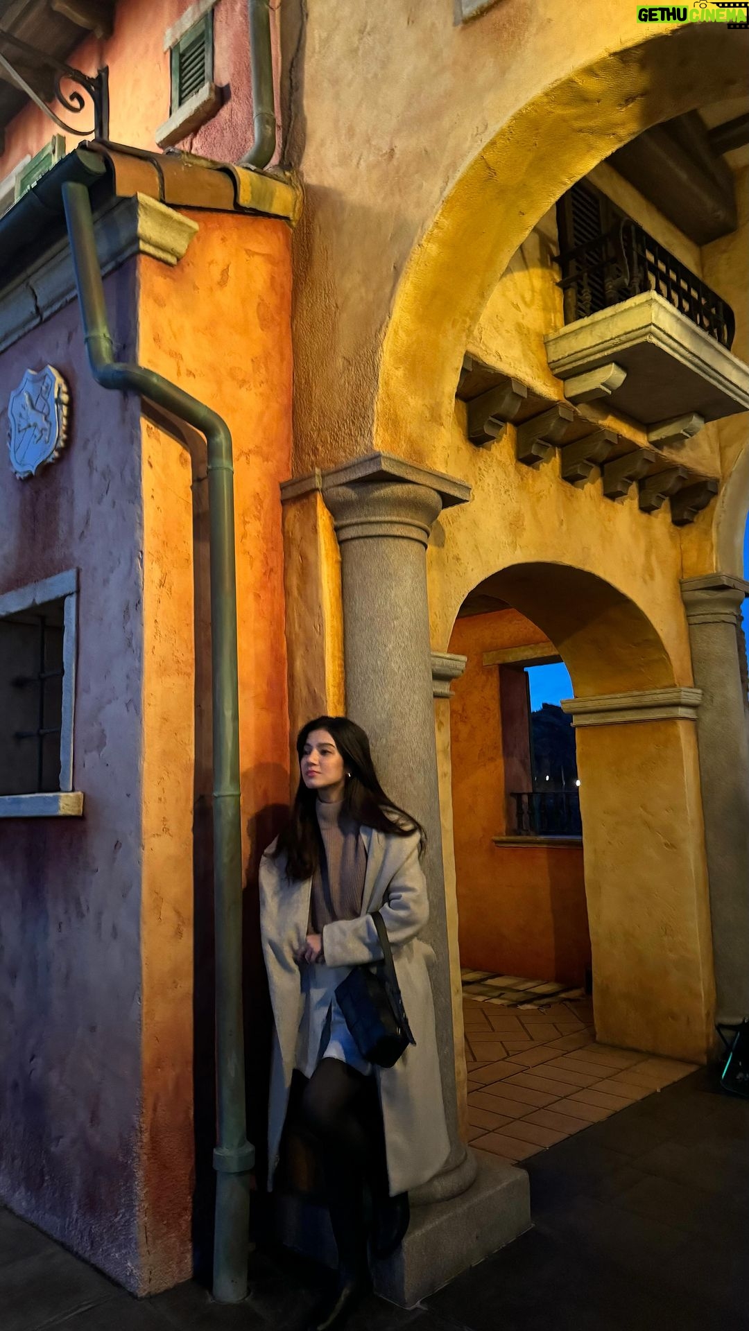 Belle Mariano Instagram - Before the clock strikes 12🤍