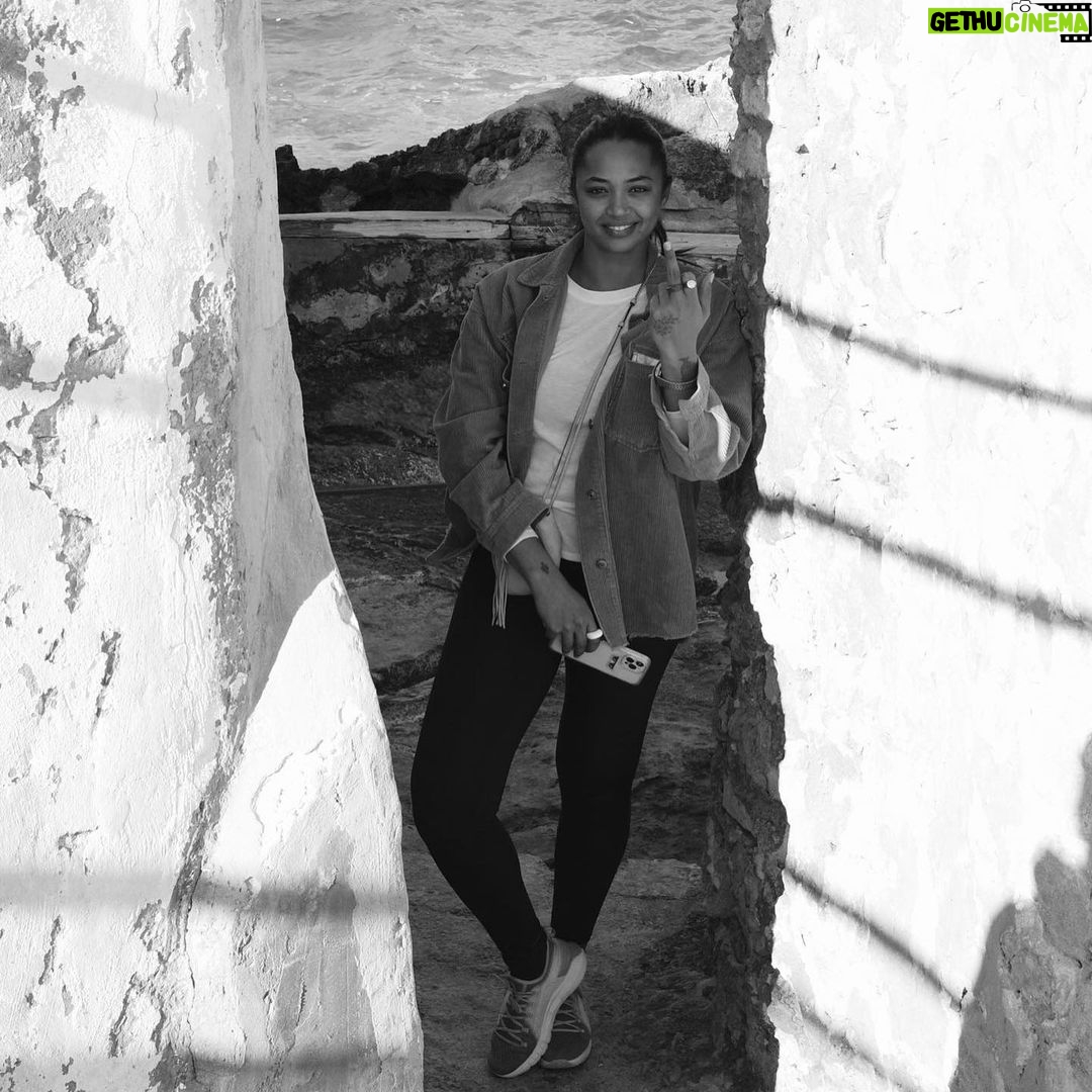 Berta Vázquez - 36.9K Likes - Xxx b&w feelings - good stuff