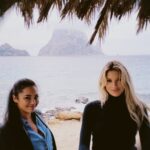 Berta Vázquez Instagram - @dorach9 with my beautiful sister :)