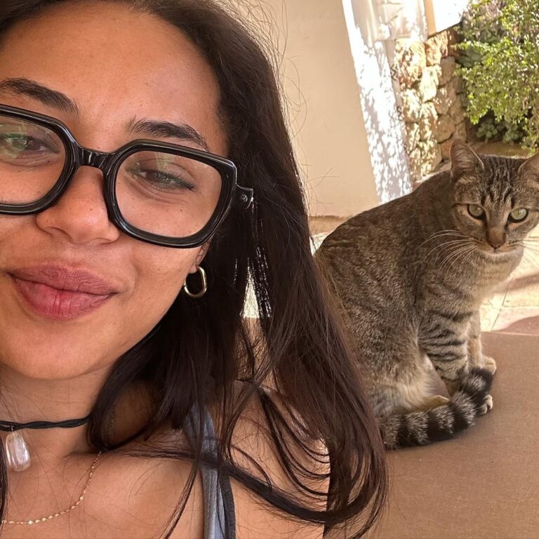 Berta Vázquez Instagram - My new friend Pistacho 🤍