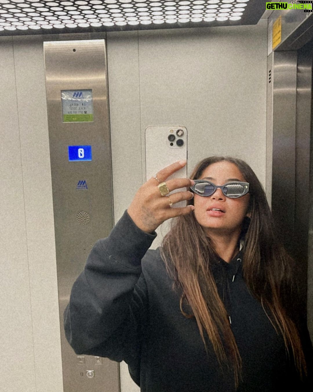 Berta Vázquez - 32.3K Likes - I’ve been doing elevators