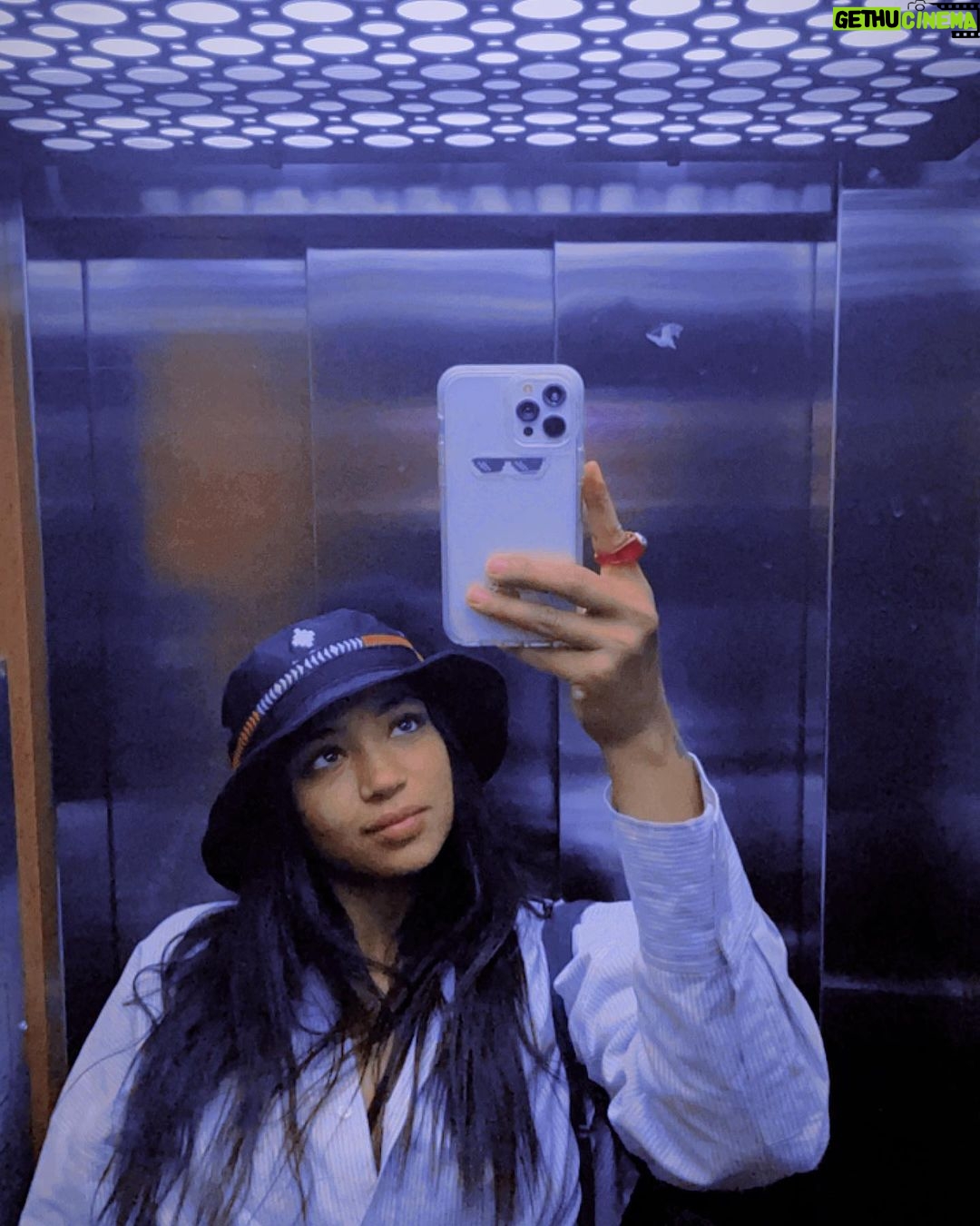 Berta Vázquez - 32.3K Likes - I’ve been doing elevators
