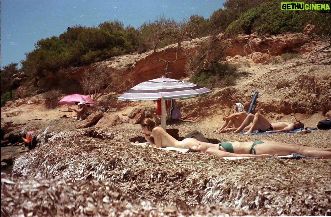 Berta Vázquez Instagram - Best smell summer smell