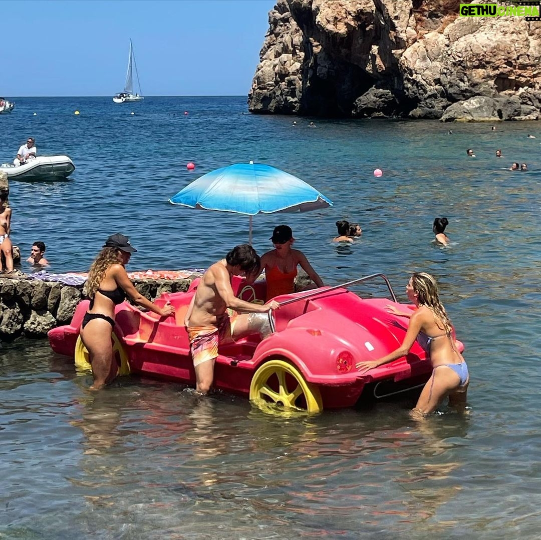 Berta Vázquez Instagram - ⛱ summer never ends