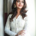 Bhavana Instagram - No colour will ever be brighter for me than White 🤍 Outfit & Styling @sabarinathk_ Photography @pranavraaaj Makeup @renjurenjimar Hair @sudhiar.hairandmakeup Makeup Assistant @surya_ishaan #Bhavana #BhavanaMenon #Mrsjune6