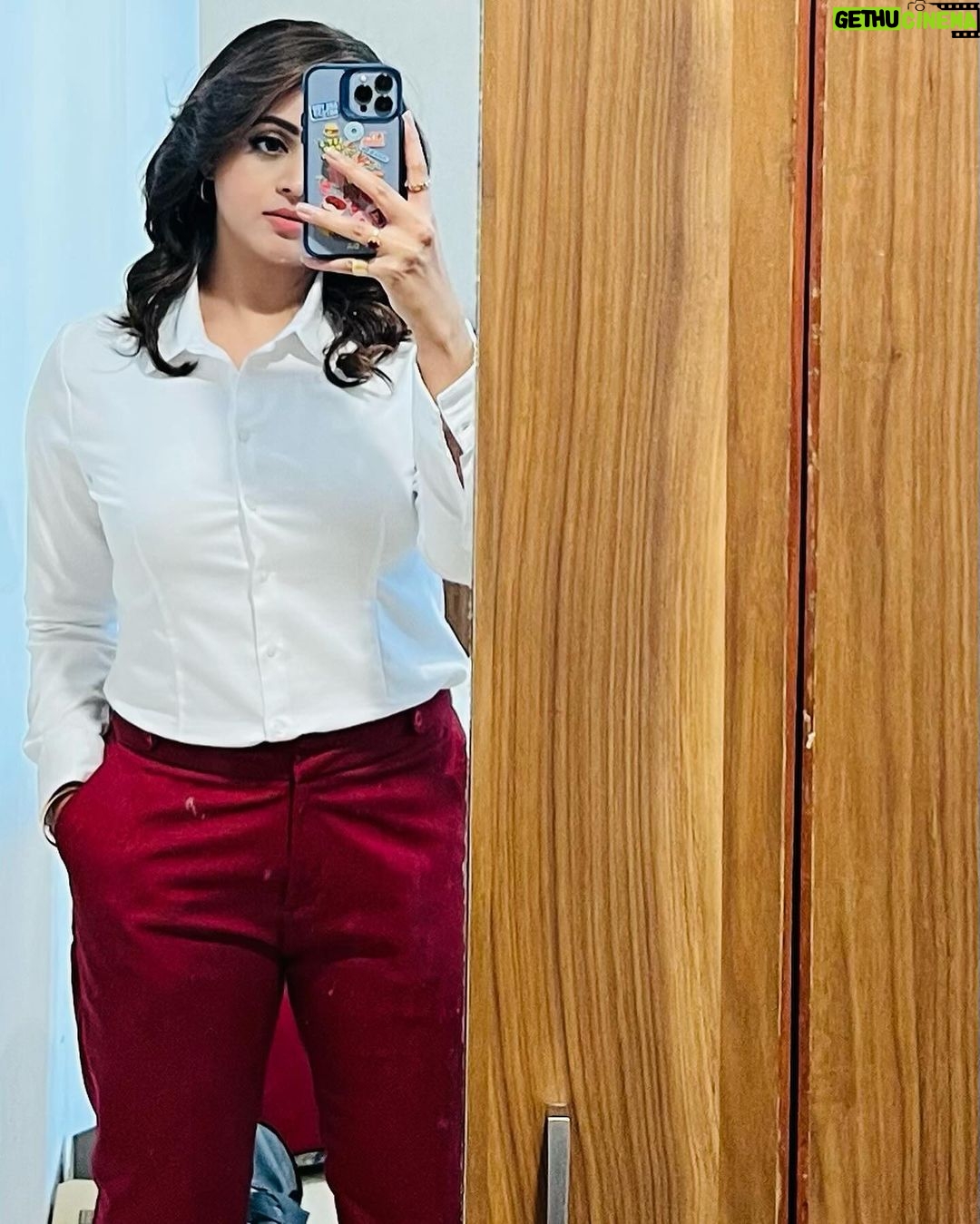 Bhavana Instagram - #OctoberPhotoDump 👩🏻💼#Bhavana #BhavanaMenon #Mrsjune6