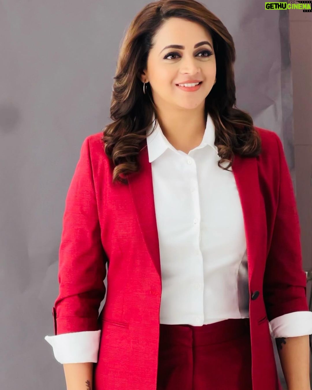 Bhavana Instagram - #OctoberPhotoDump 👩🏻💼#Bhavana #BhavanaMenon #Mrsjune6