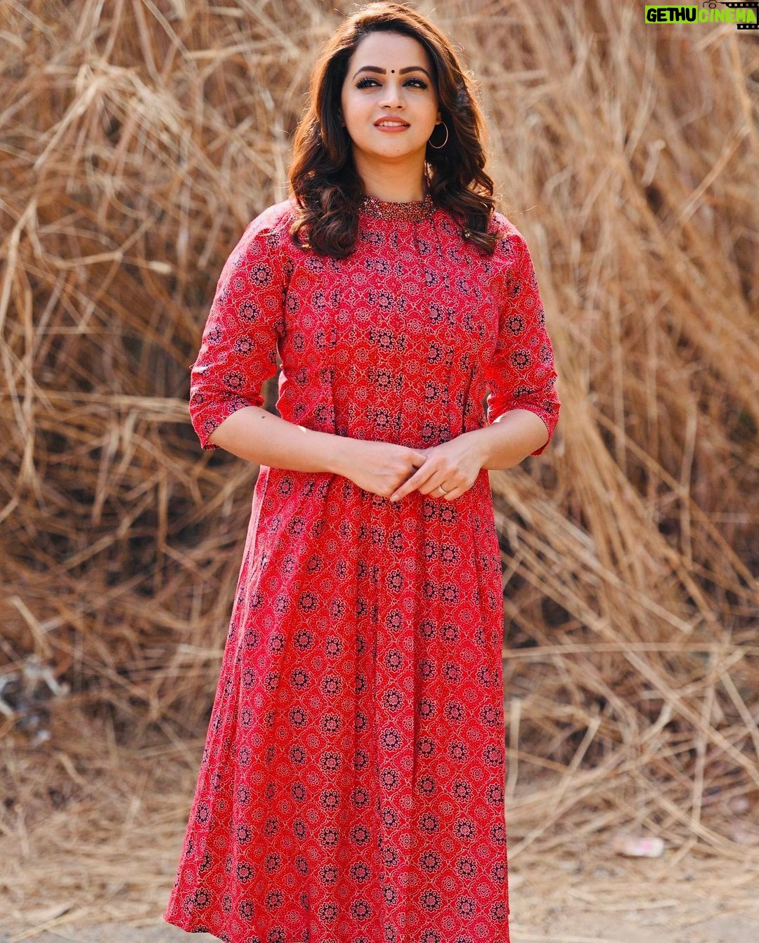 Bhavana Instagram - 🌹🌹🌹 #Bhavana #BhavanaMenon #Mrsjune6