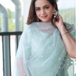 Bhavana Instagram - 🩵🩵🦋🩵🩵 Outfit @t.and.msignature 📸 @shabeerzyed_photography & @pranavraaaj Hair @jeenamakeupartist Stylist @sabarinathk_ Earrings @keyaa_by_kartika #Bhavana #BhavanaMenon #Mrsjune6