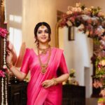 Bhavana Instagram - 🌸 Jewellery @bhagya.gold Saree @sameerasaneesh Photography @arunmathewam Makeup & Hair @jaanmonidasofficial Agency @relations.media Celebrity Management @naresshkrishna #Bhavana #BhavanaMenon #Mrsjune6