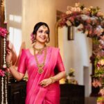 Bhavana Instagram - 🌸 Jewellery @bhagya.gold Saree @sameerasaneesh Photography @arunmathewam Makeup & Hair @jaanmonidasofficial Agency @relations.media Celebrity Management @naresshkrishna #Bhavana #BhavanaMenon #Mrsjune6