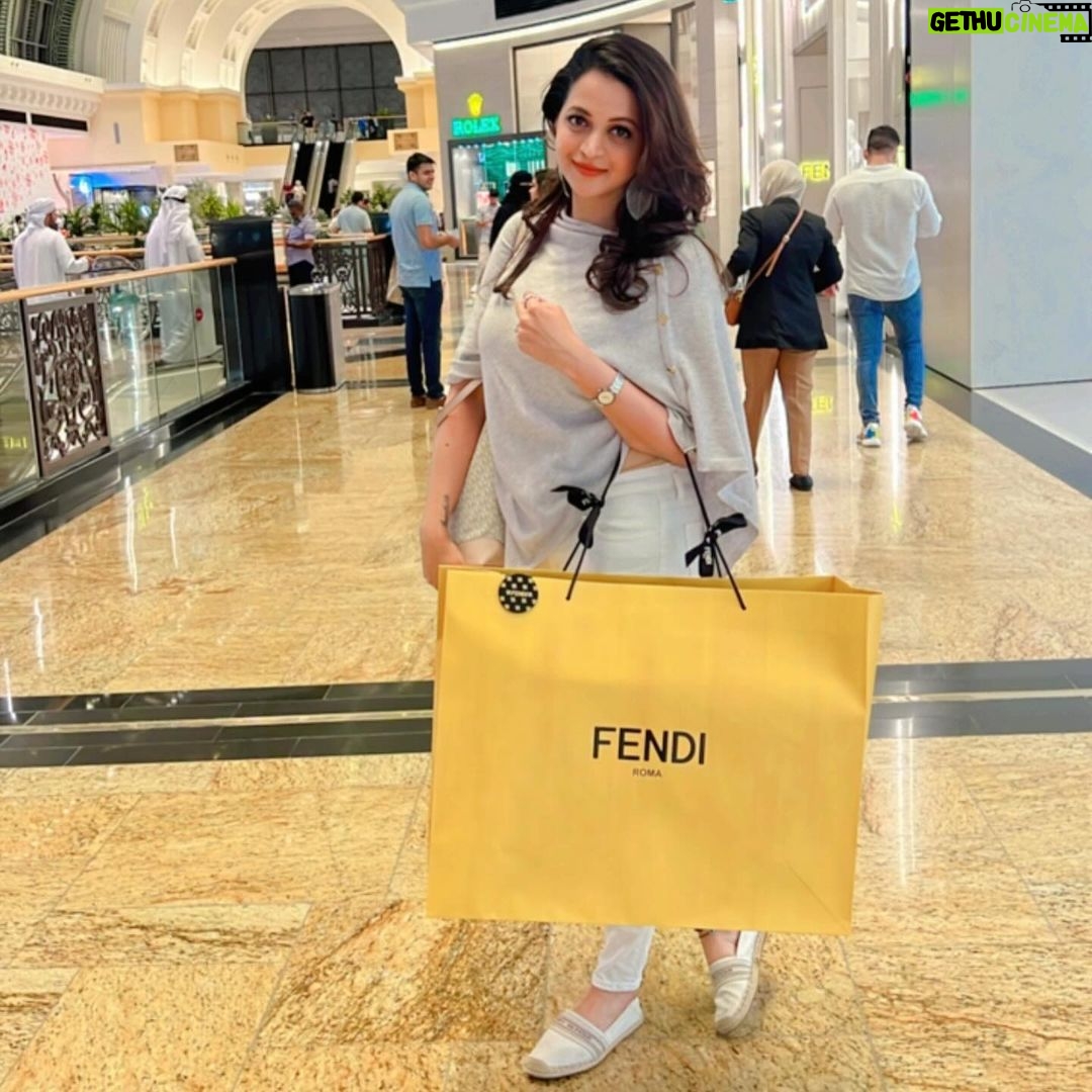 Bhavana Instagram - Whoever said that money doesn’t buy happiness, didn’t know where to shop! 🛍️ 🤷🏻♀️ #Shopaholic #StressBuster #HandBagFetish #Bhavana #BhavanaMenon #Mrsjune6
