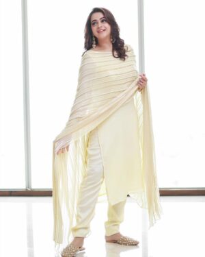 Bhavana Instagram - 🤍🕊️🕊️🤍
EID MUBARAK 🌙
Wish you all a very happy and peaceful Eid !!
Outfit and Styling @sabarinathk_ 
Hair @femy_antony__ 
Earrings @keyaa_by_kartika 
Photography @pranavraaaj #Bhavana #BhavanaMenon #Mrsjune6