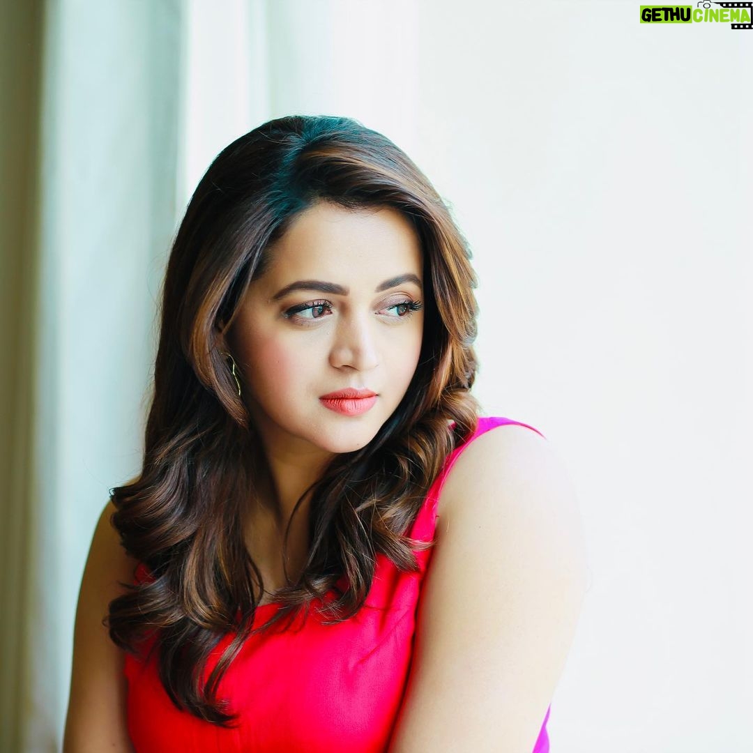 Bhavana Instagram - Pink Is My Love At First Sight π·πΈπ·πΈπ·πΈ Outfit & Styling @sabarinathk_ Hair @jeenastudio πΈ@pranavraaaj #Bhavana #BhavanaMenon #Mrsjune6