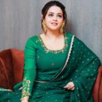 Bhavana Instagram - 💚💚💚 Outfit & Styling @sabarinathk_ Jewellery @meralda.jewels Hair @jeenastudio 📸@pranavraaaj #Bhavana #BhavanaMenon #Mrsjune6