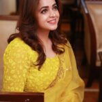Bhavana Instagram - 🌼🌼🌼 Outfit & Styling @sabarinathk_ Hair @jeenastudio 📸 @pranavraaaj Earrings @seeruscollections #Bhavana #BhavanaMenon #MrsJune6