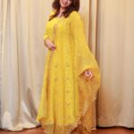 Bhavana Instagram - 🌼🌼🌼 Outfit & Styling @sabarinathk_ Hair @jeenastudio 📸 @pranavraaaj Earrings @seeruscollections #Bhavana #BhavanaMenon #MrsJune6