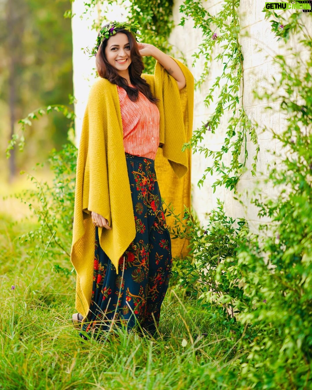Bhavana Instagram - Nature speaks softly 💚 #Fairy🧚🏻♀️ #Bhavana #BhavanaMenon #Mrsjune6