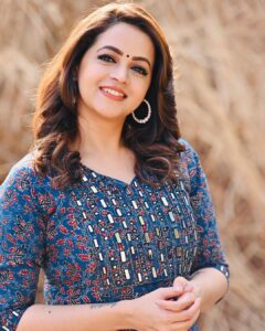 Bhavana Instagram - 🦋 🦋 🦋 Outfit @swa._.stik Photography @hari_thirumala #Bhavana #BhavanaMenon #Mrsjune6