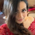 Bhavana Instagram - ♥️Tis the season to Sparkle♥️ #ItsBeginningToLookALotLikeChristmas 🎄🎉🎈🎁🎊🔔 Outfit @LabelmDesigners Makeup & Hair @jeenastudio #Bhavana #BhavanaMenon #MrsJune6