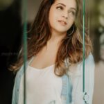 Bhavana Instagram - 🤍💙 Bloom & Grow 💙🤍 📸 @jagger.antony #Bhavana #BhavanaMenon #Mrsjune6