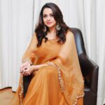 Bhavana Instagram - 🍊🍊🍊 Orange is the happiest color -Frank Sinatra Outfit @rehanabasheerofficial Photography @akshaykumar_photography Earrings @pureallure.in #Bhavana #BhavanaMenon #MrsJune6